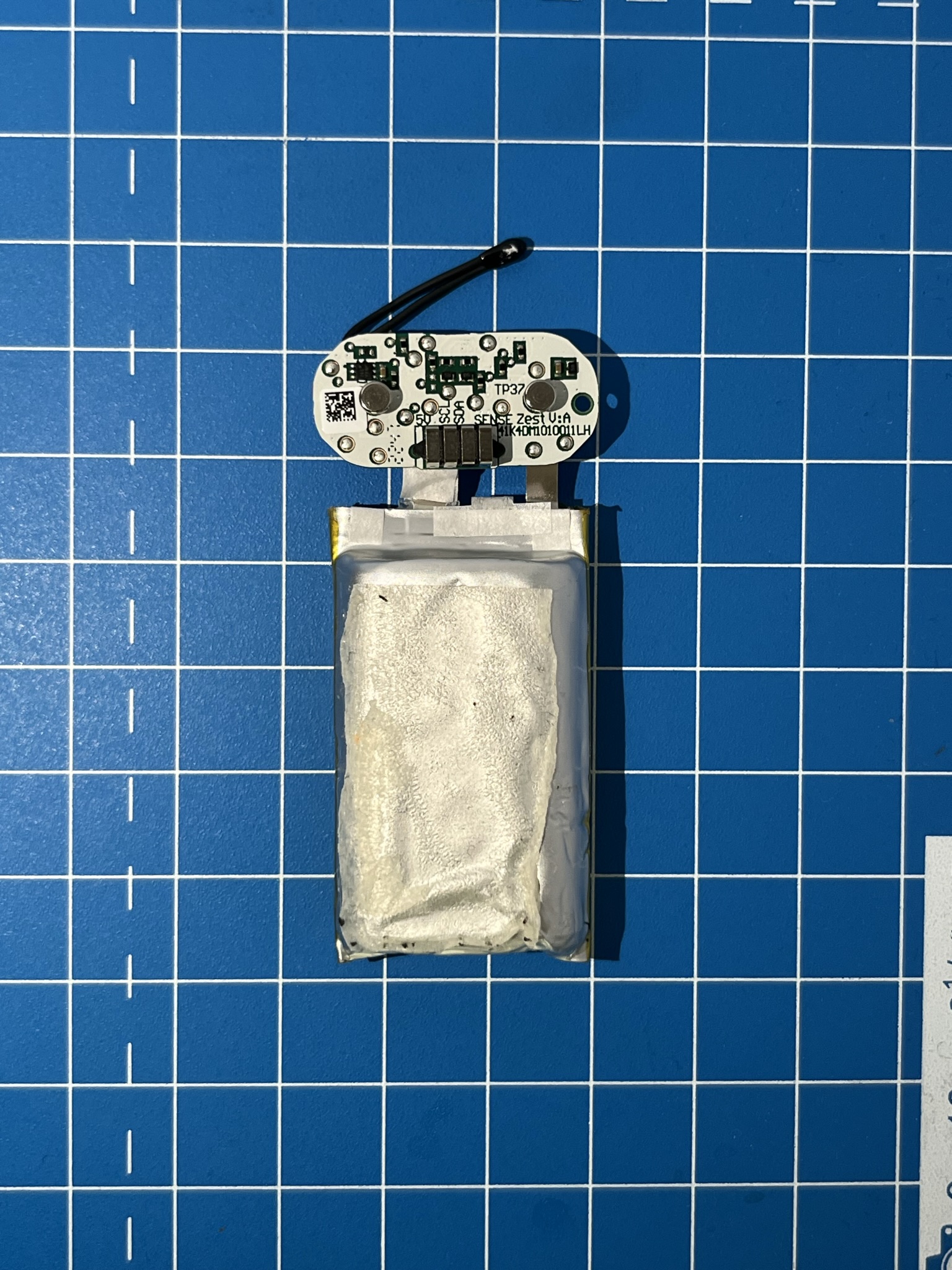 Xbox Rechargeable Battery Teardown Front